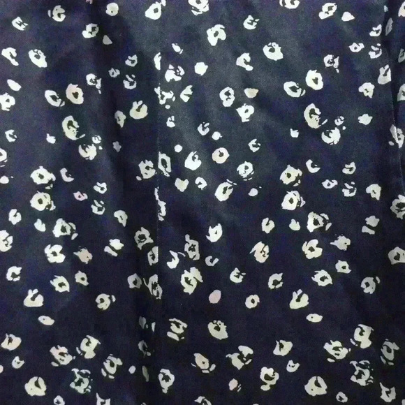 Liz Claiborne size 12 fully lined 100% silk navy blue white knee length skirt - Picture 3 of 6